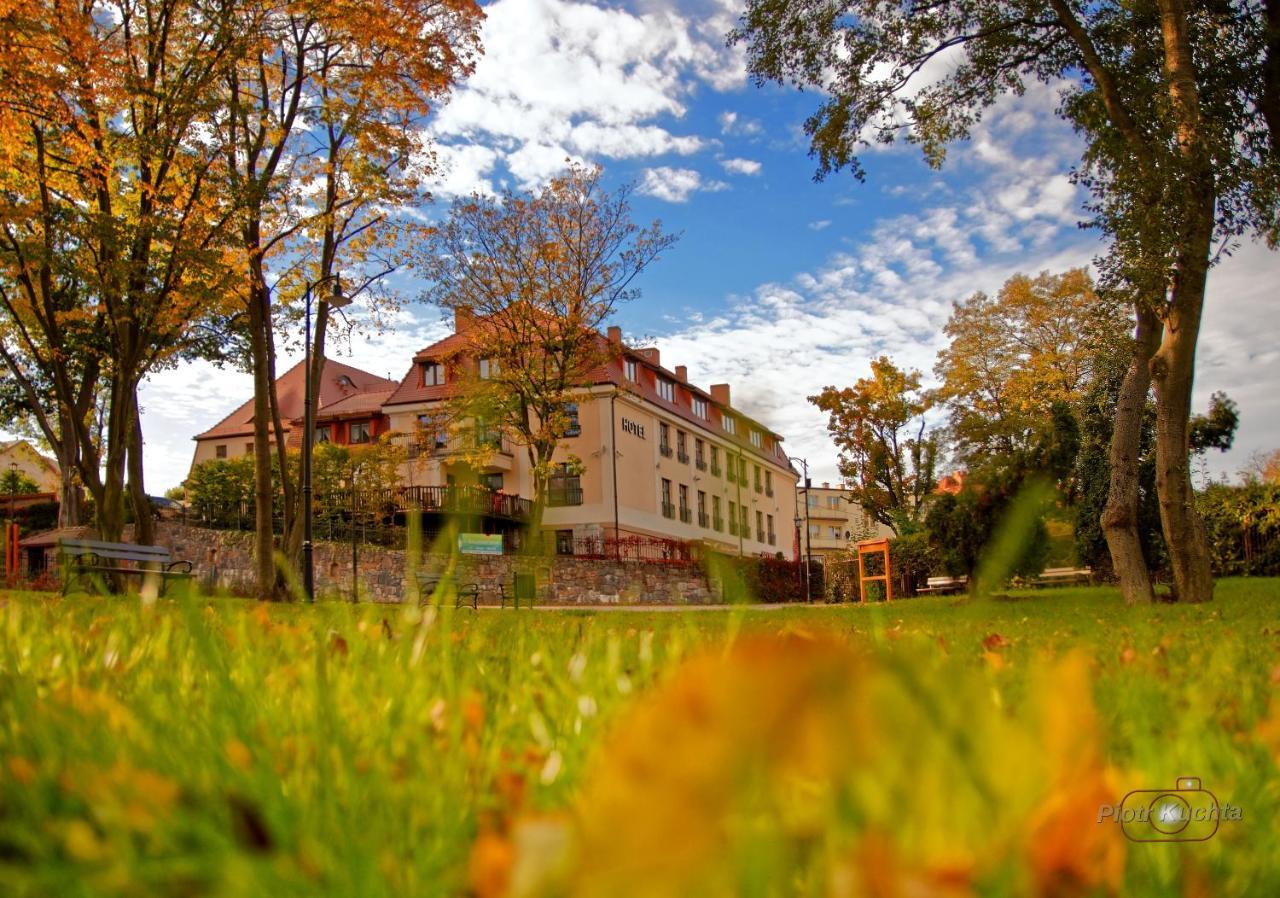 Hotel I Restauracja "Pod Orlem" Kartuzy Exterior photo